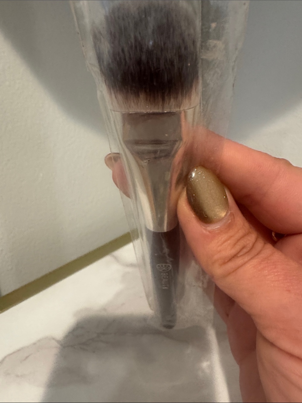 BK Beauty 109 Mini Contoured Foundation Brush - Picture 3 of 5